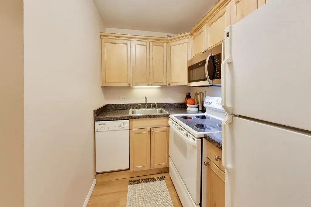 2400 North Lakeview Avenue Chicago IL 60614