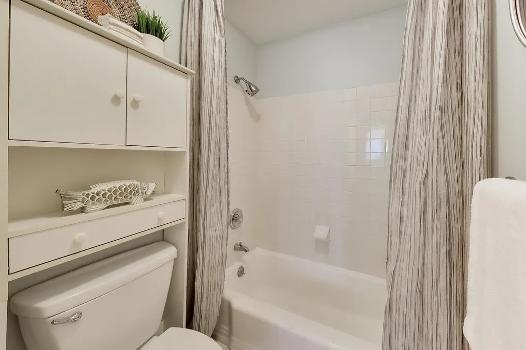 2400 North Lakeview Avenue Chicago IL 60614