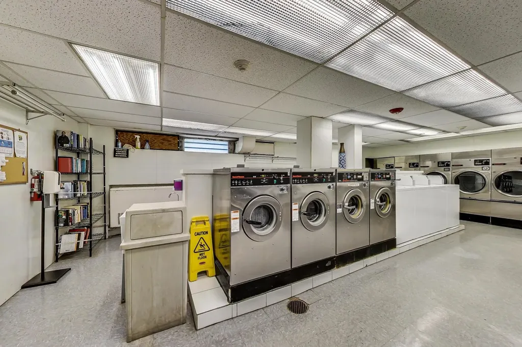 2400 North Lakeview Avenue Chicago IL 60614