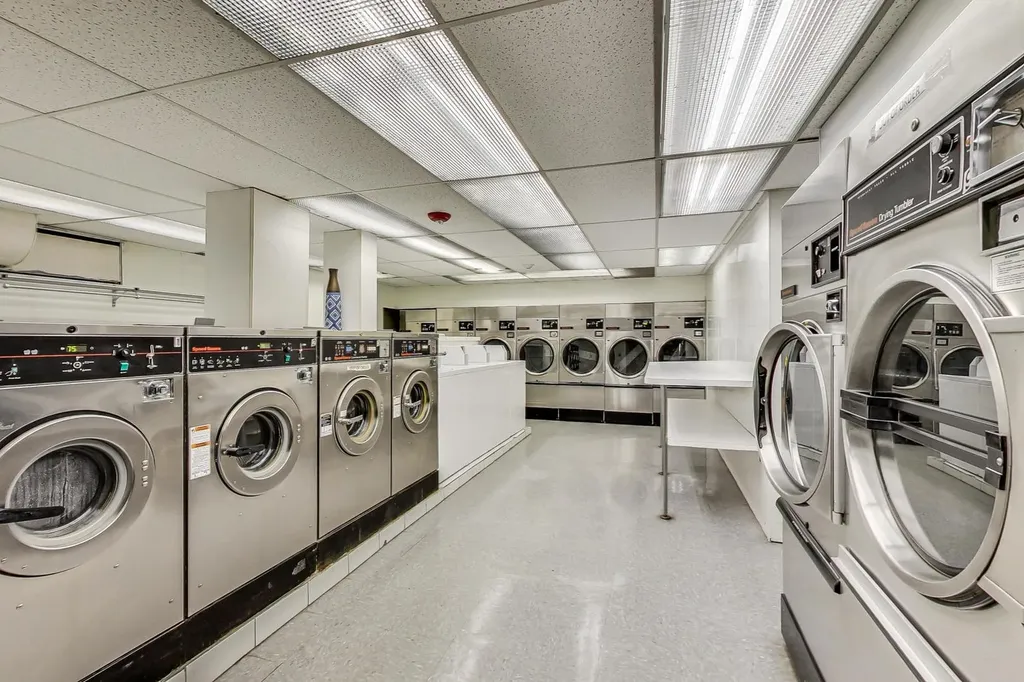 2400 North Lakeview Avenue Chicago IL 60614