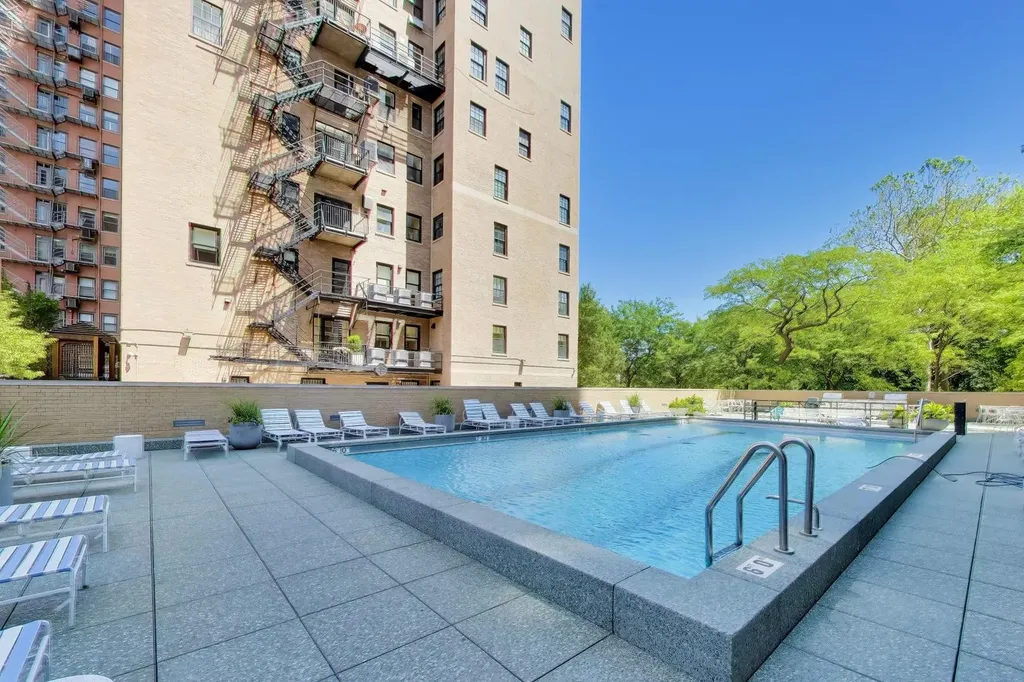2400 North Lakeview Avenue Chicago IL 60614