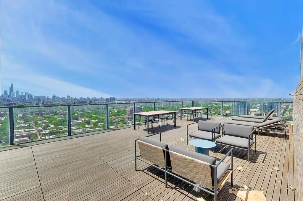 2400 North Lakeview Avenue Chicago IL 60614
