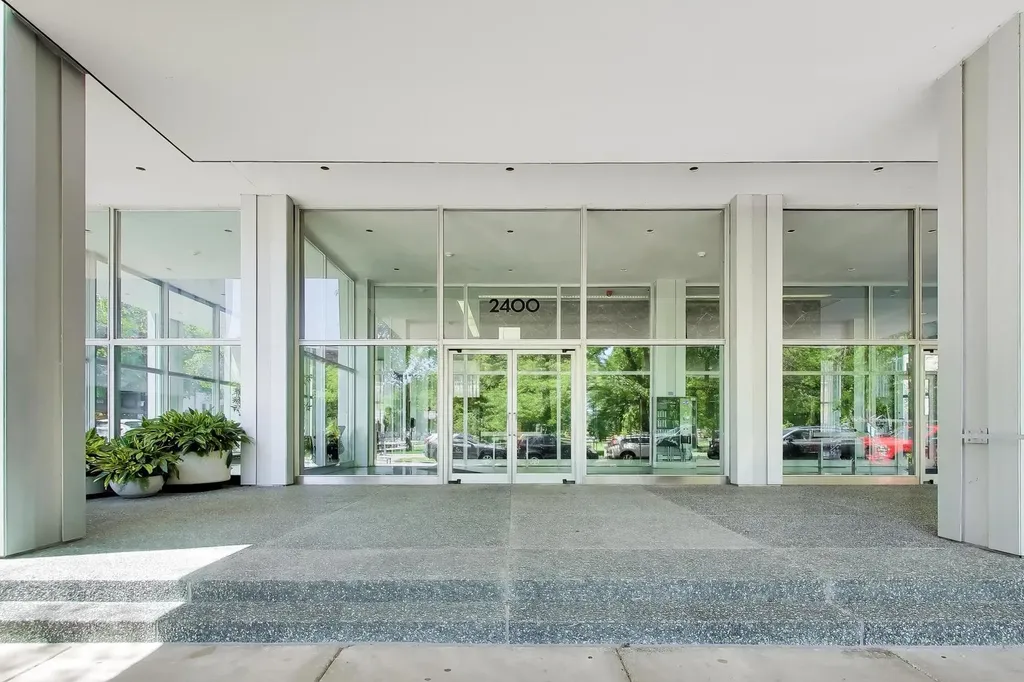 2400 North Lakeview Avenue Chicago IL 60614