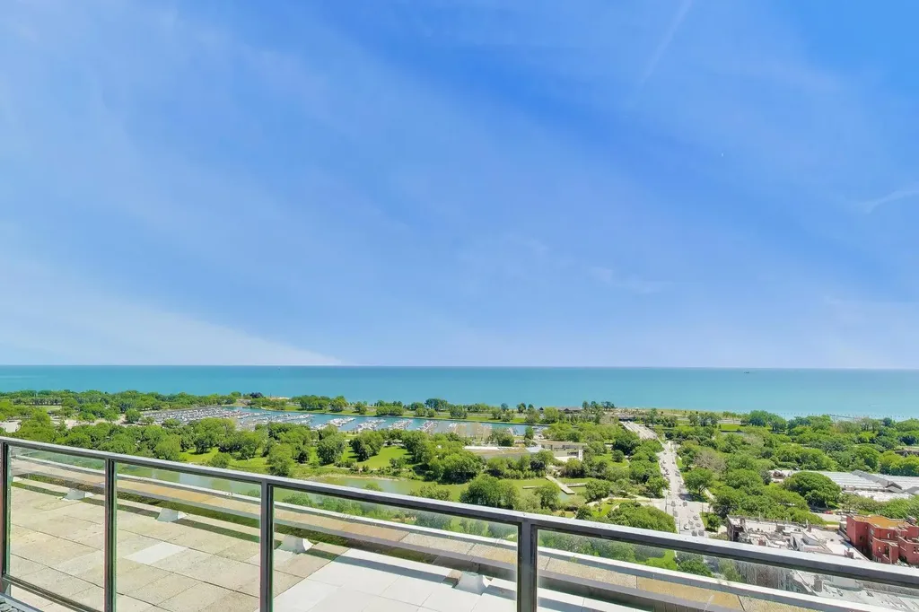 2400 North Lakeview Avenue Chicago IL 60614
