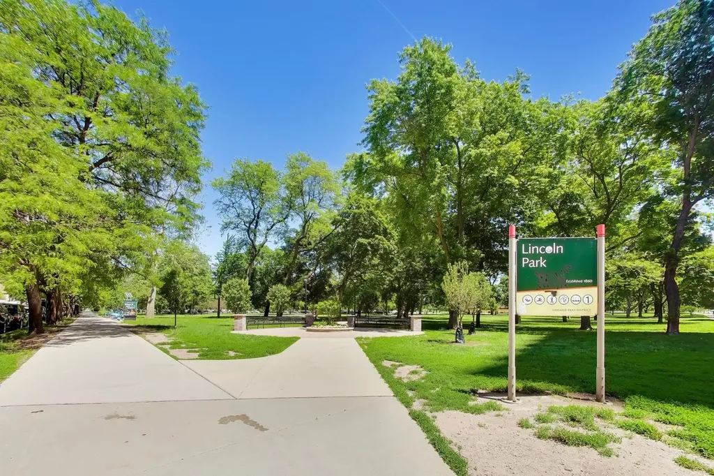 2400 North Lakeview Avenue Chicago IL 60614