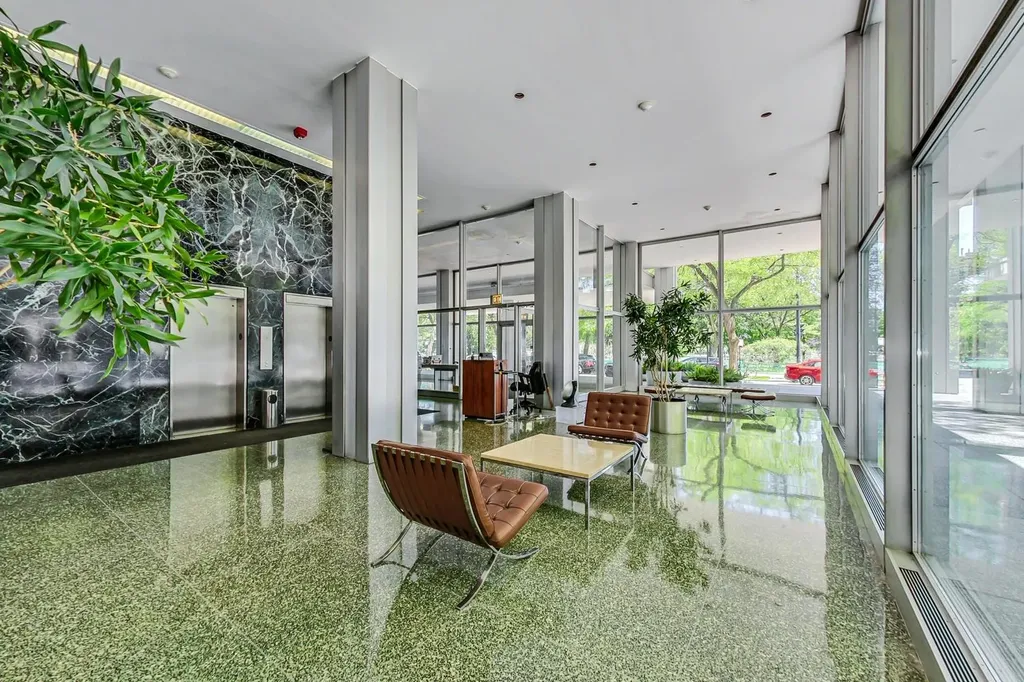 2400 North Lakeview Avenue Chicago IL 60614