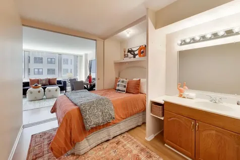 2400 North Lakeview Avenue Chicago IL 60614