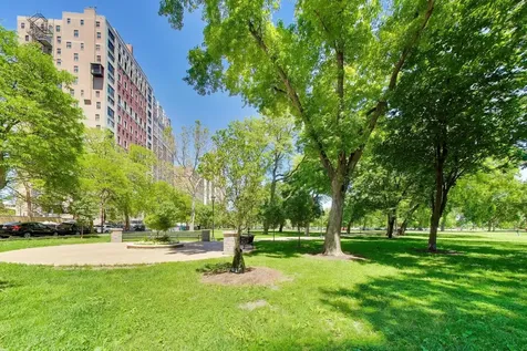 2400 North Lakeview Avenue Chicago IL 60614