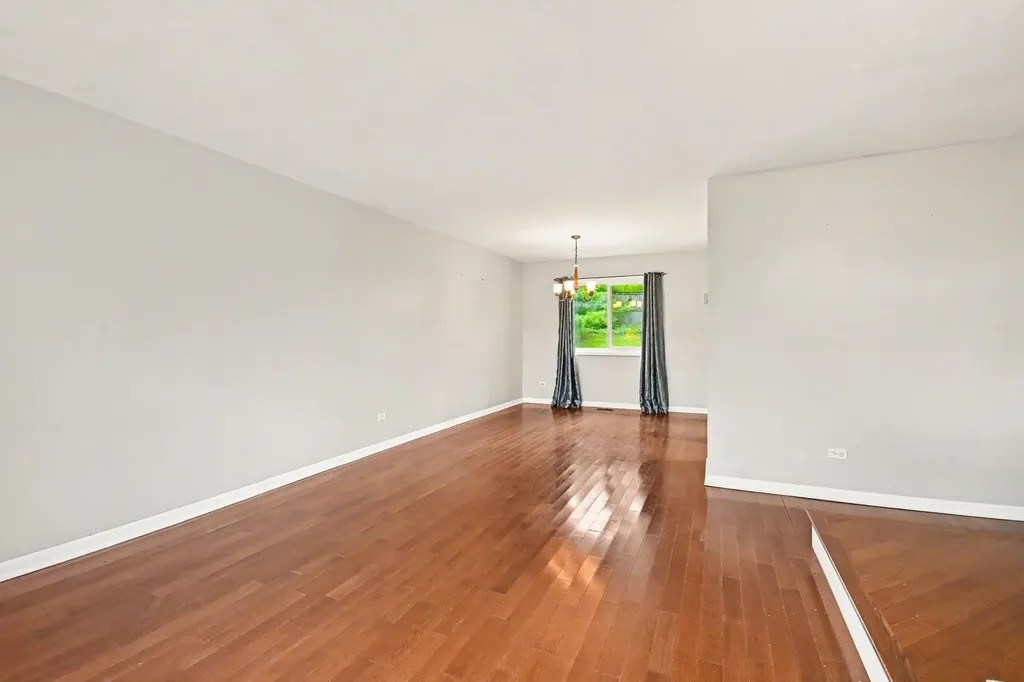 7 Oriole Court Woodridge IL 60517