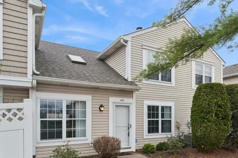 445 Le Parc Circle Buffalo Grove IL 60089