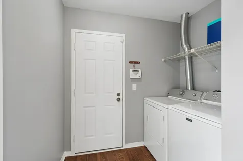 445 Le Parc Circle Buffalo Grove IL 60089