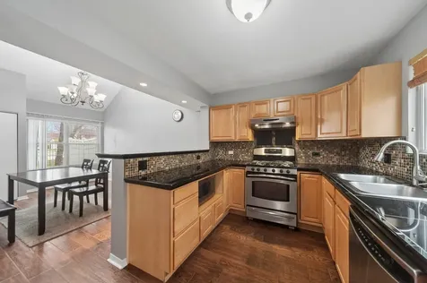 445 Le Parc Circle Buffalo Grove IL 60089