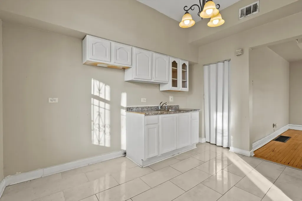 5618 South Prairie Avenue Chicago IL 60637