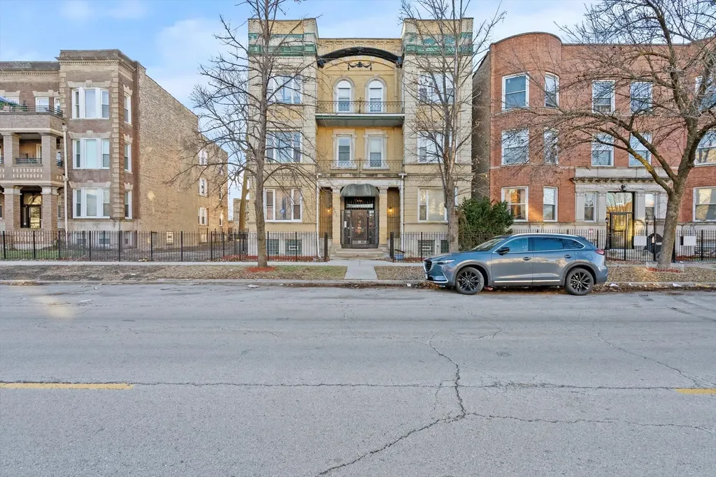 5618 South Prairie Avenue Chicago IL 60637