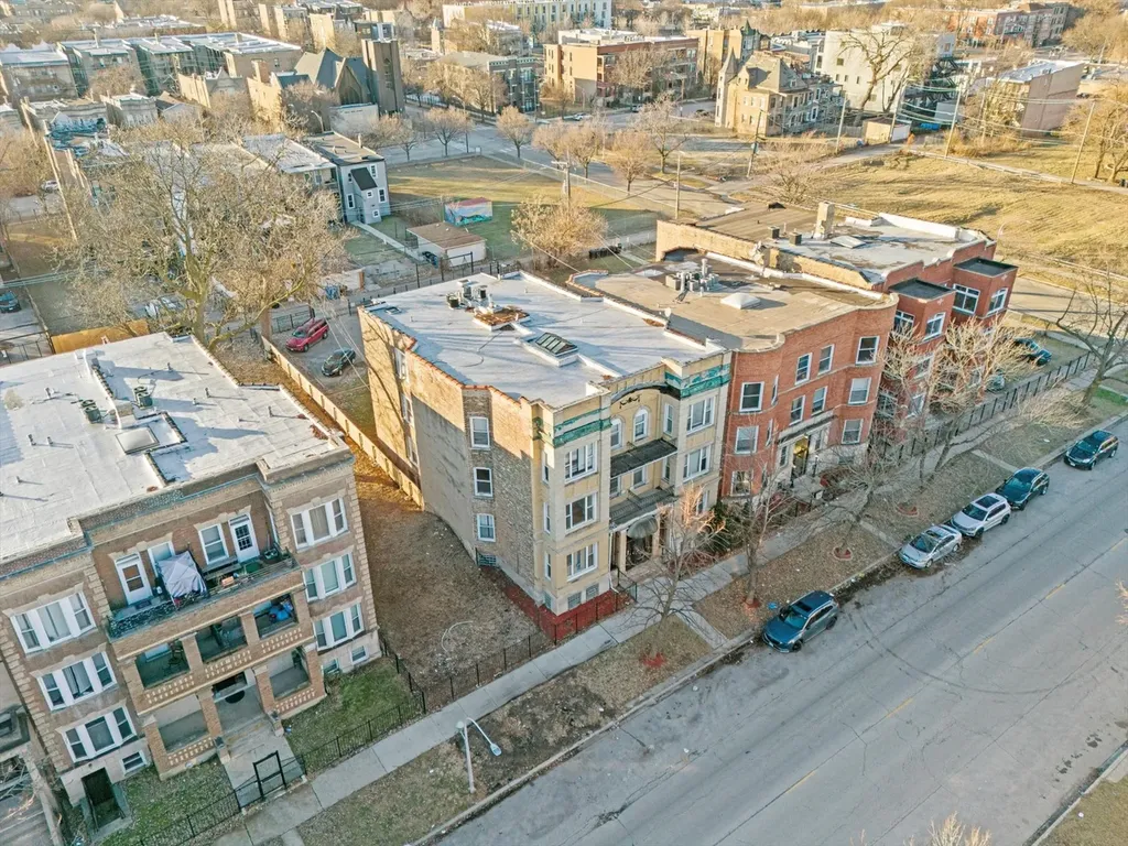 5618 South Prairie Avenue Chicago IL 60637