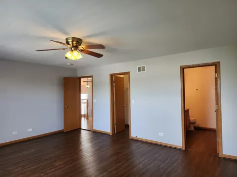 2263 North Arapahoe Trail Round Lake Heights IL 60073