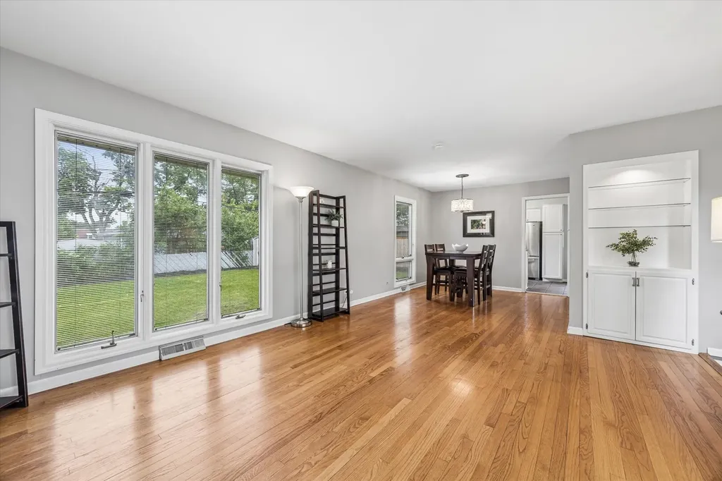 118 South Beverly Street Wheaton IL 60187