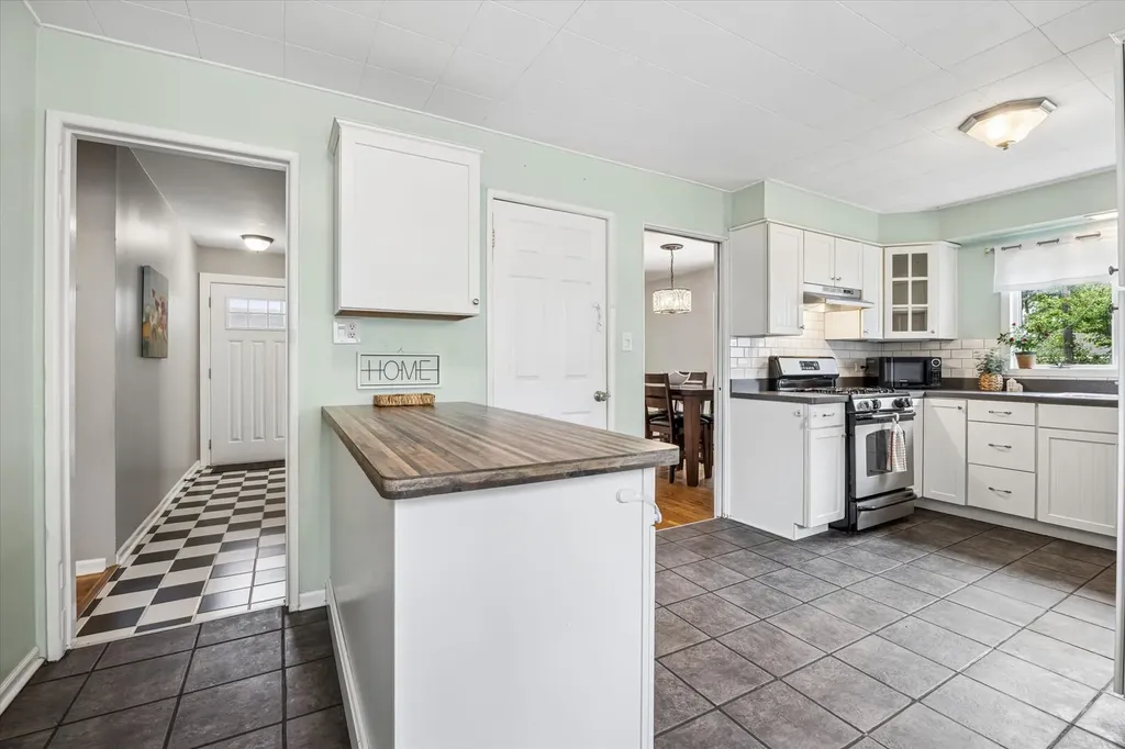 118 South Beverly Street Wheaton IL 60187