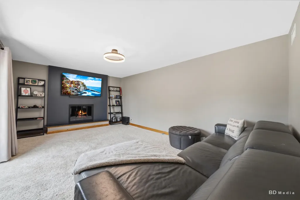 1441 71ST Street Downers Grove IL 60516
