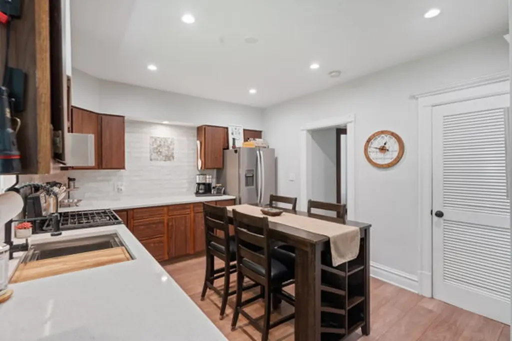 3621 Vernon Avenue Brookfield IL 60513
