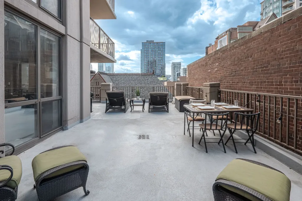635 North Dearborn Street Chicago IL 60654