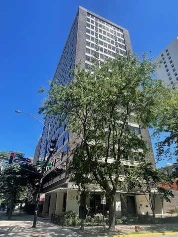 360 West Wellington Avenue Chicago IL 60657