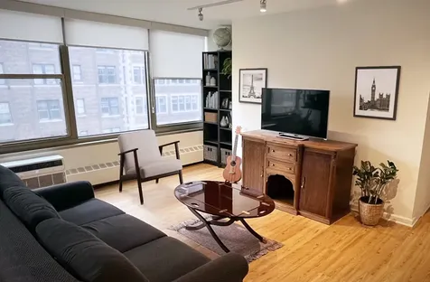 360 West Wellington Avenue Chicago IL 60657