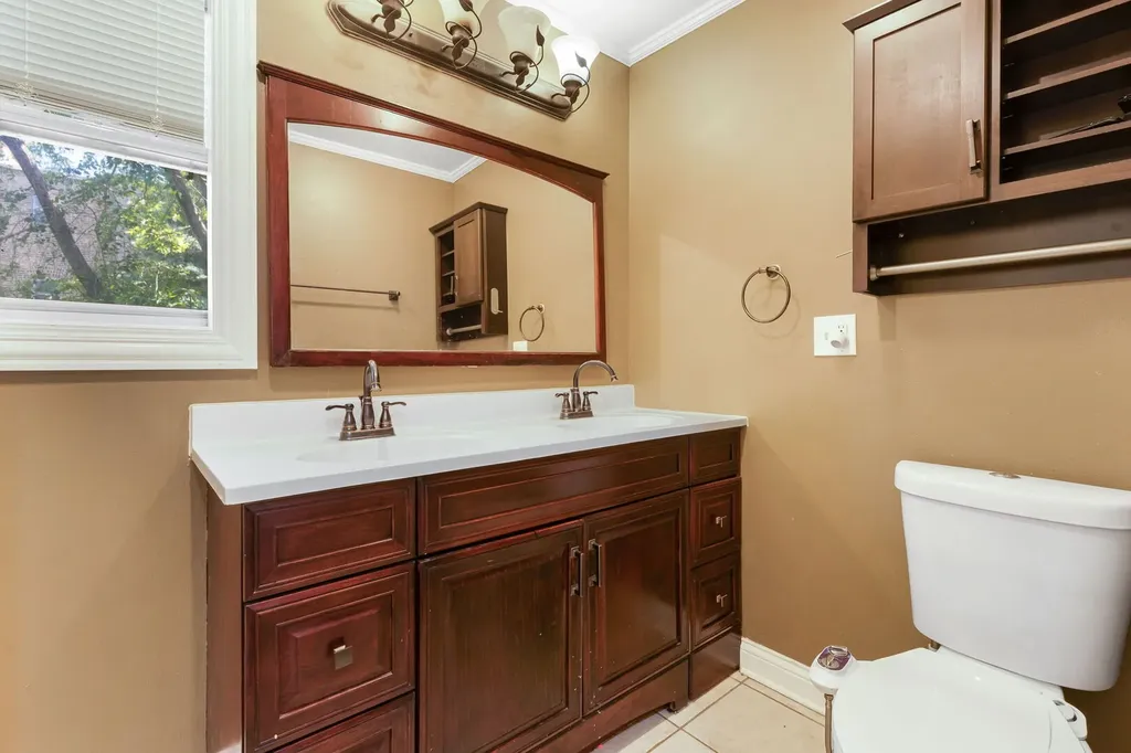 1751 West Chase Avenue Chicago IL 60626