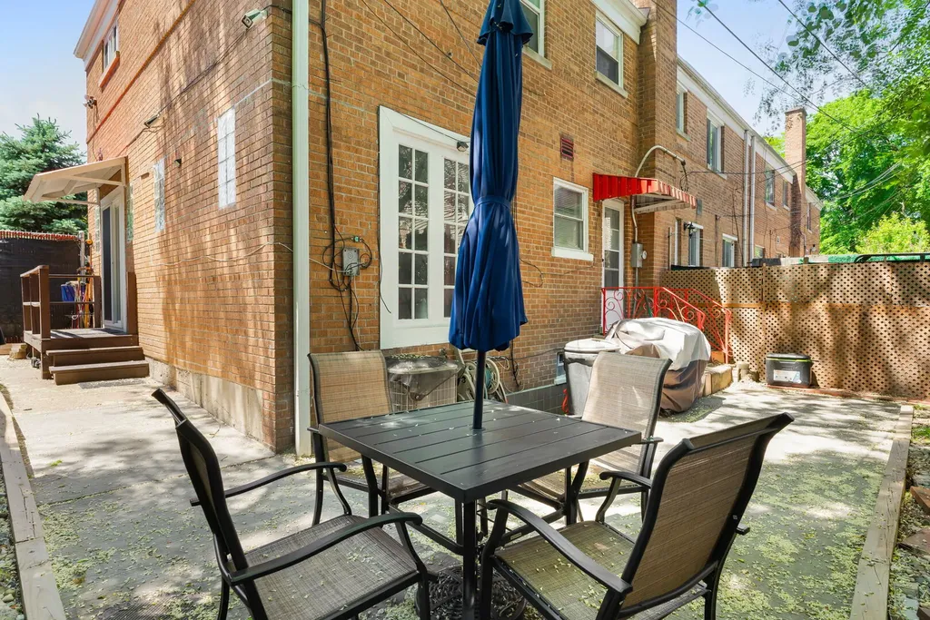 1751 West Chase Avenue Chicago IL 60626
