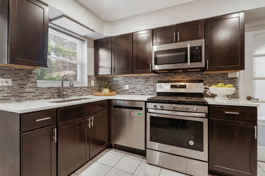 1751 West Chase Avenue Chicago IL 60626
