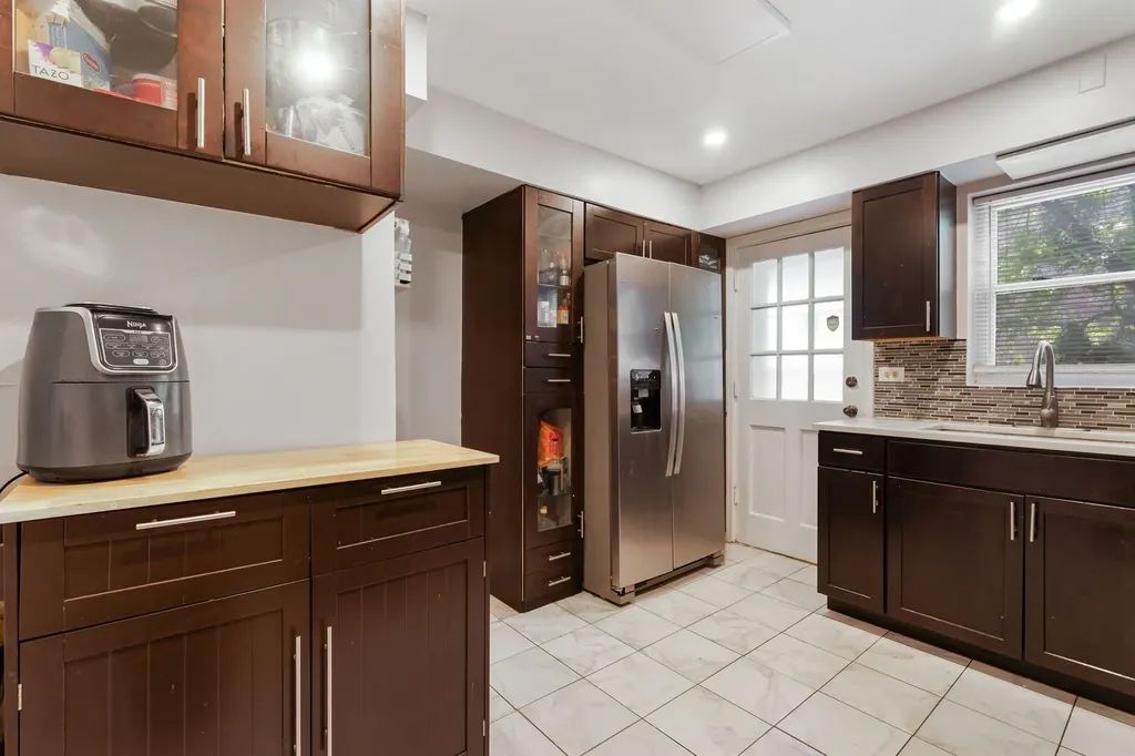 1751 West Chase Avenue Chicago IL 60626