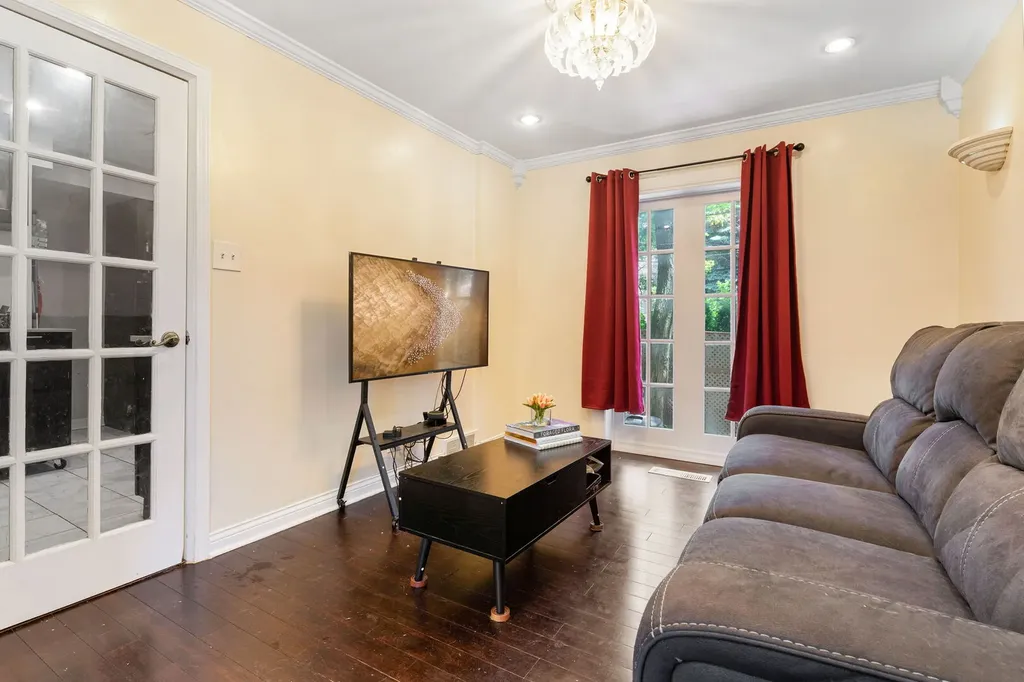 1751 West Chase Avenue Chicago IL 60626