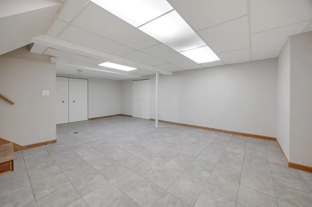16W658 Therese Court Willowbrook IL 60527