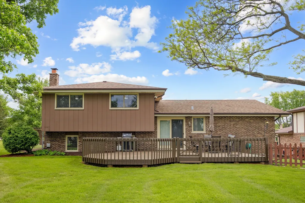 16W658 Therese Court Willowbrook IL 60527