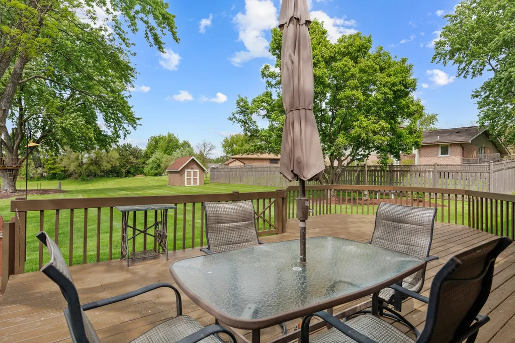 16W658 Therese Court Willowbrook IL 60527