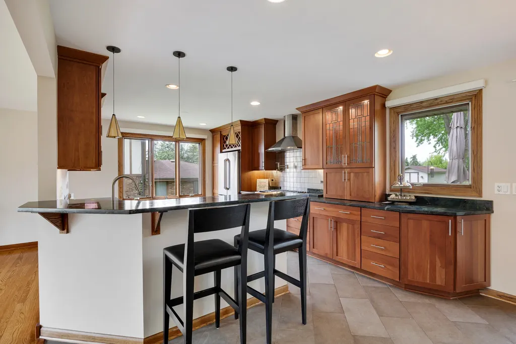 16W658 Therese Court Willowbrook IL 60527
