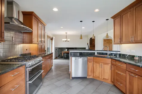 16W658 Therese Court Willowbrook IL 60527