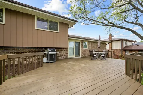 16W658 Therese Court Willowbrook IL 60527