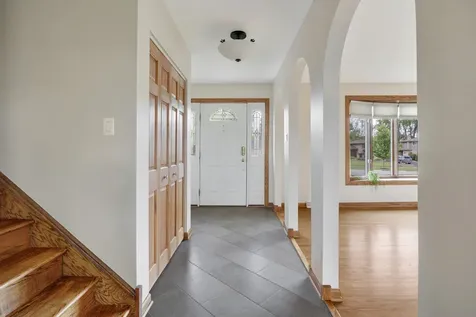 16W658 Therese Court Willowbrook IL 60527