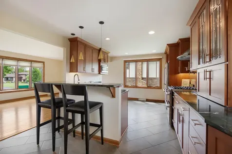16W658 Therese Court Willowbrook IL 60527