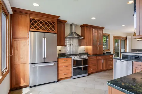 16W658 Therese Court Willowbrook IL 60527