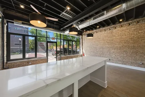 2114 West Lawrence Avenue Chicago IL 60625