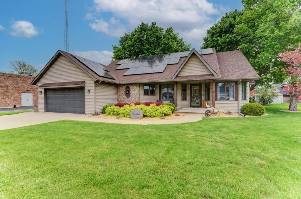 104 North Cedar Street Gardner IL 60424