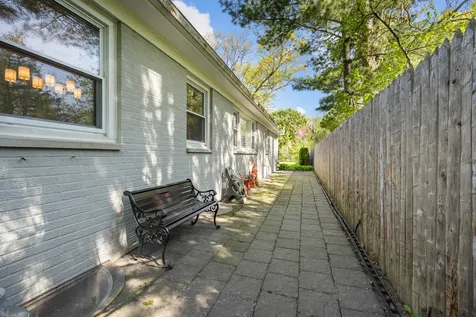 1143 Beverly Place Lake Forest IL 60045