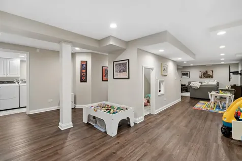 48 Fox Trail Lincolnshire IL 60069