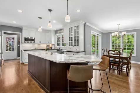 48 Fox Trail Lincolnshire IL 60069