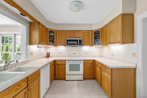 724 Maclean Avenue Kenilworth IL 60043