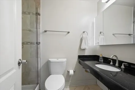 6833 North Kedzie Avenue Chicago IL 60645