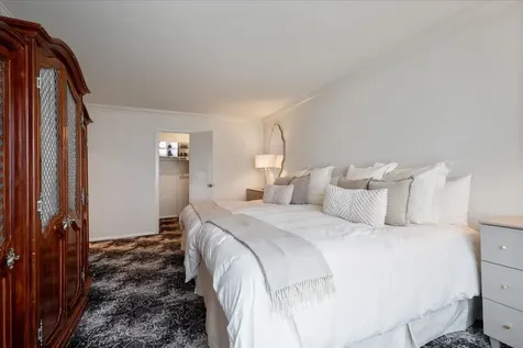 6833 North Kedzie Avenue Chicago IL 60645