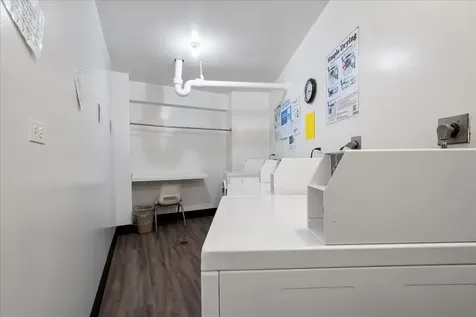 6833 North Kedzie Avenue Chicago IL 60645